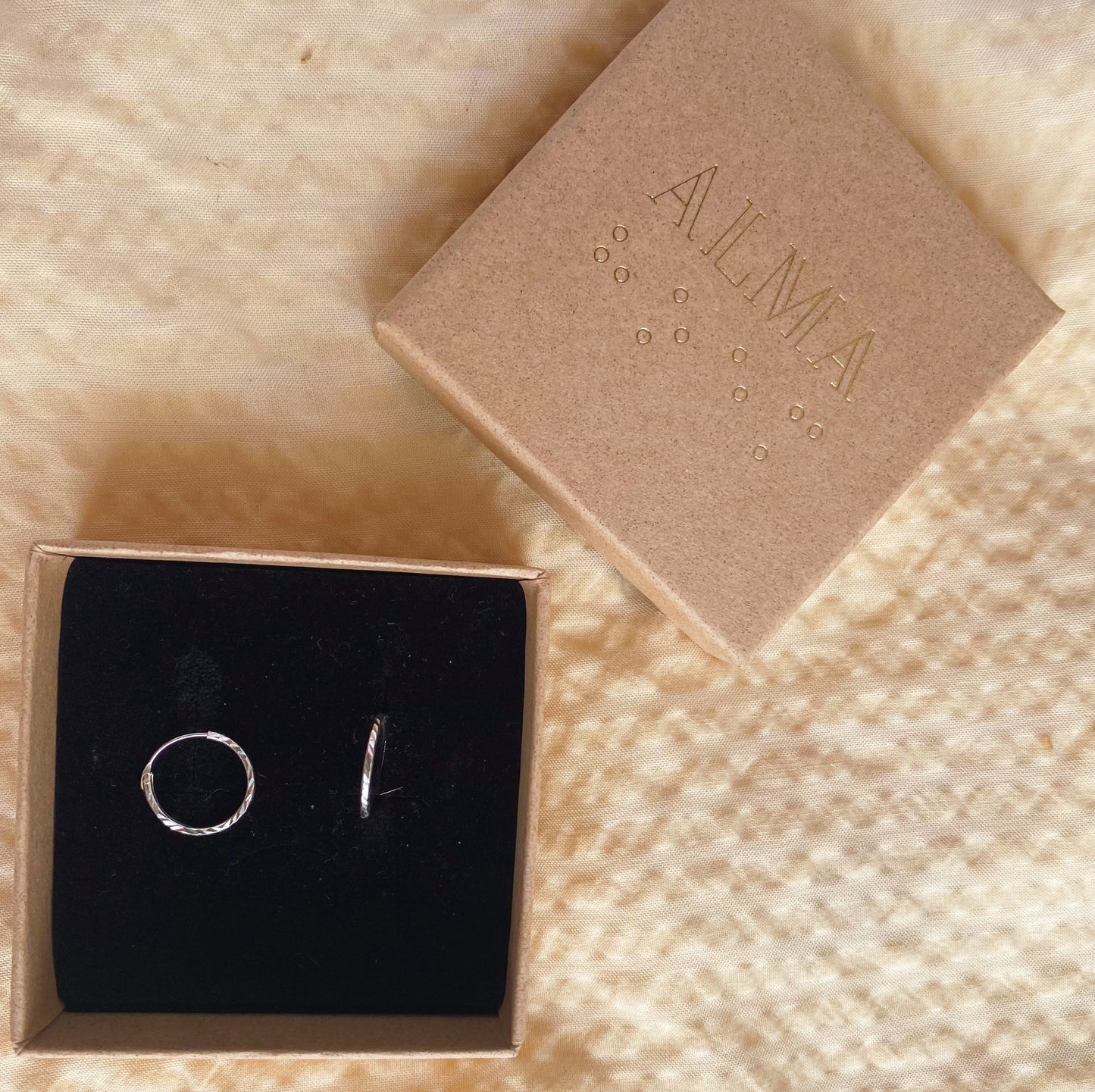 Mini facet hoops