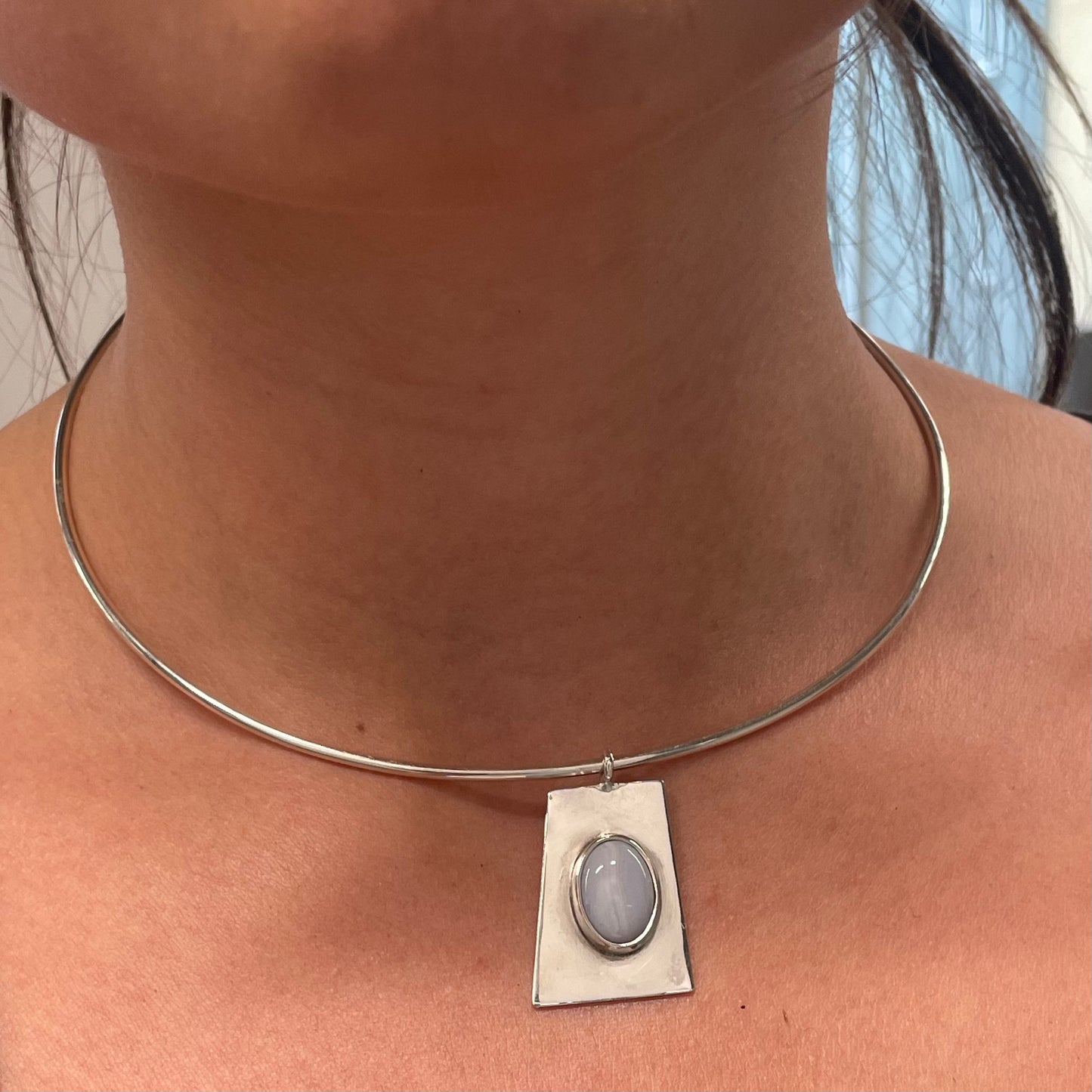 trapez neck cuff