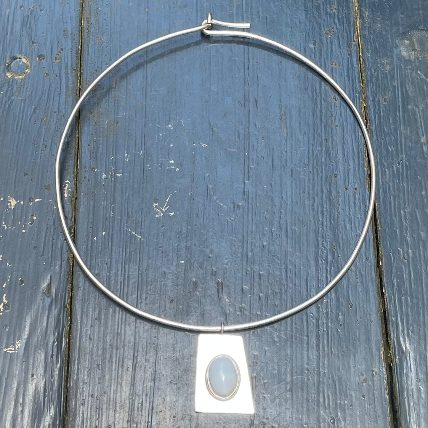 trapez neck cuff