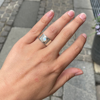 Cyclops Ring - moonstone