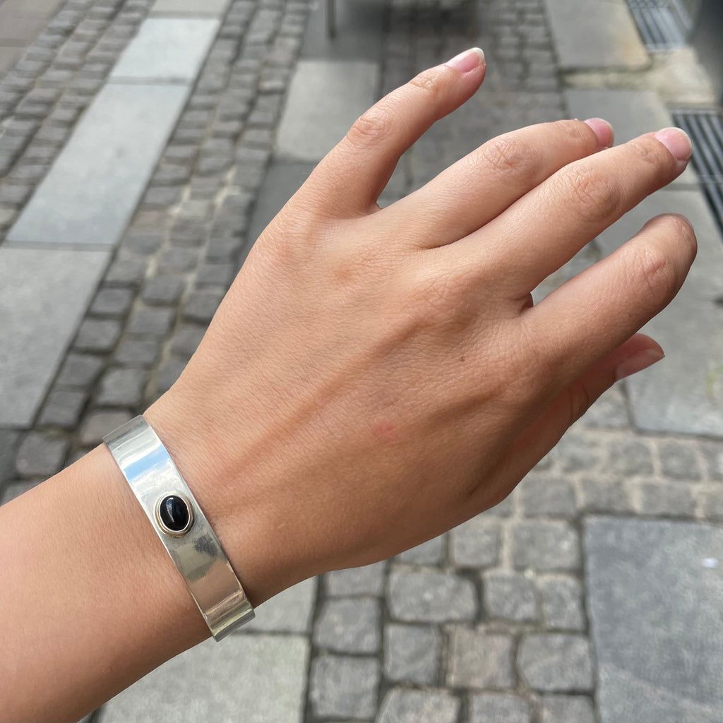 Brynje onyx bracelet